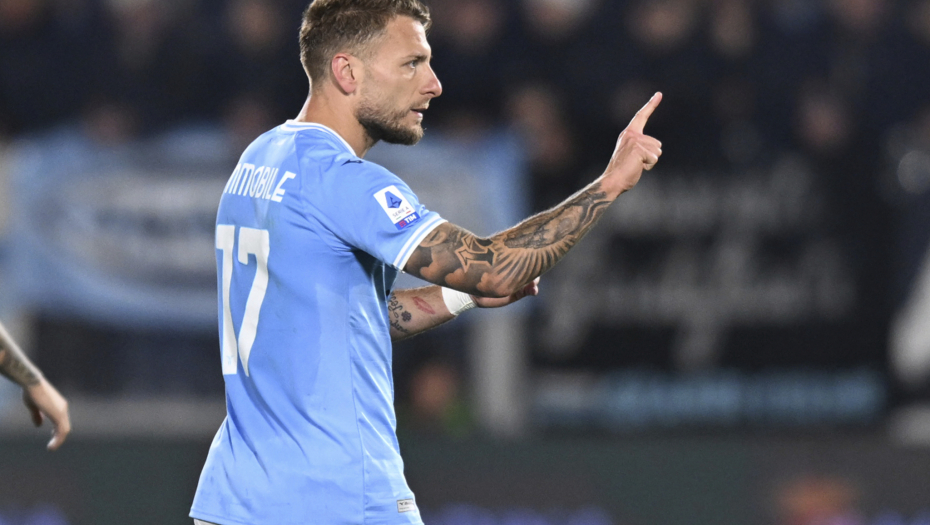 LAKA TROJKA LACIJA Nebesko-plavi "gaze" ka Ligi šampiona