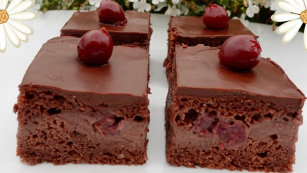 NAJBRŽI I NAJUKUSNIJI KOLAČ NA ČAŠE Savršen kada nemate mnogo vremena, a jede vam se nešto slatko