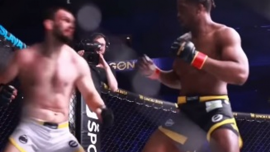 SAMO JE SEVNULO Nokaut o kojem se priča, moćnim krošeom uspavao protivnika (VIDEO)
