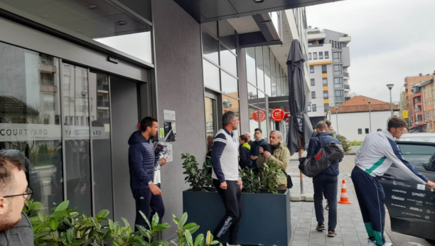 EUFORIJA TRESE BANJALUKU Videla Noletovog trenera, od sreće htela da se onesvesti, šta će biti kad se pojavi Đoković?