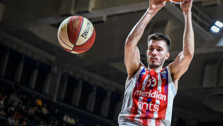 ZVEZDA NE ODUSTAJE OD PRVOG MESTA Petrušev držao čas Splićanima, vratio se i kapiten Lazić