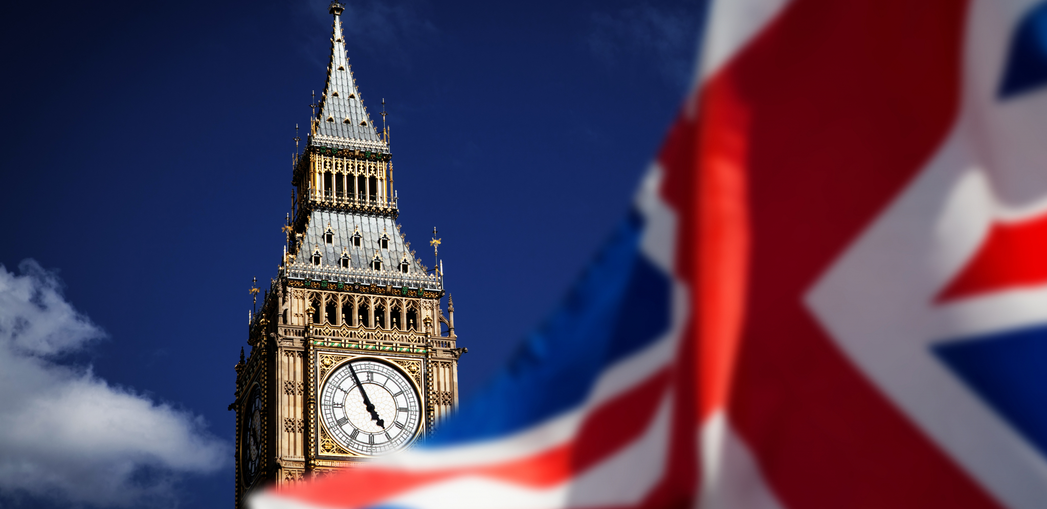 SRBI LAKŠE U VELIKU BRITANIJU? Pokrenuta peticija za bezvizni režim sa Velikom Britanijom