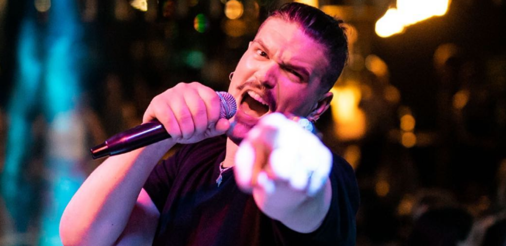 OSVOJIO NAGRADU NA FESTIVALU Isak Šabanović se odmah pohvalio na društvenim mrežama: "Dragi narode, ovo nije malo" (FOTO)