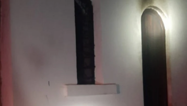 KANCELARIJA ZA KiM: Dok Kurti "čestita" Vaskrs, njegovi ekstremisti pale crkve!