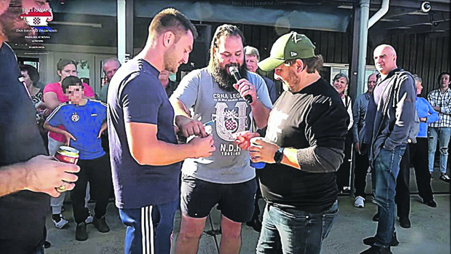 USTAŠKI PIR Hrvati u Australiji proslavili Uskrs veličajući zločinačku državu - Tucali se jajima u ustaškim majicama