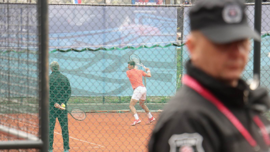 OVO JE VAŽNO Nole se pojavio na terenu, a jedan detalj je smirio Đokovićeve navijače
