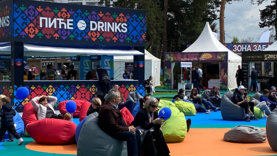 SUNCE OBASJALO BANJALUKU Posetioci su jedva čekali ovakav dan, živahno u navijačkom selu Srpska Opena (FOTO)