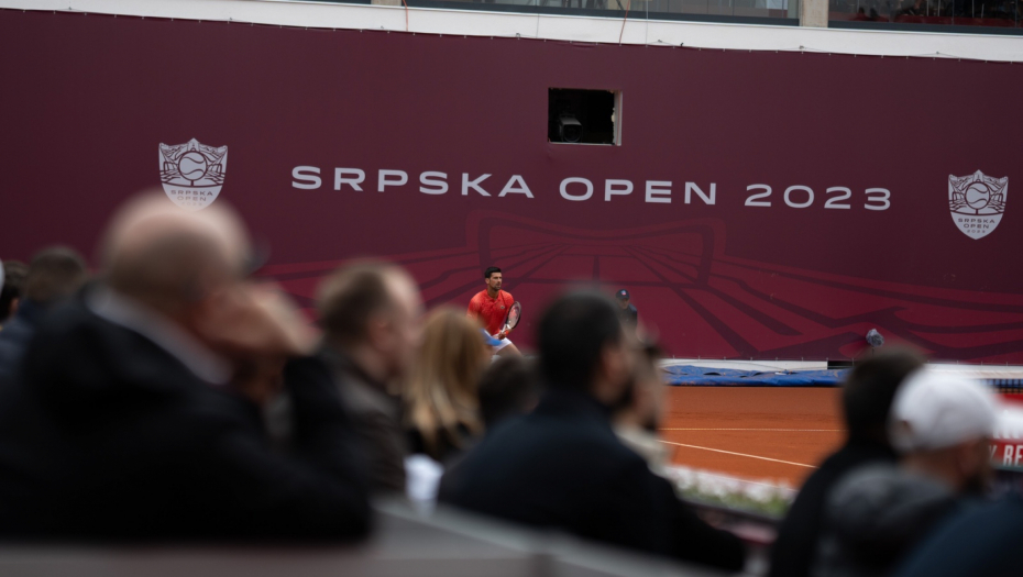 VOZAJ GA, NOLE Urnebesni komentari navijača u Banjaluci tokom Đokovićevog meča