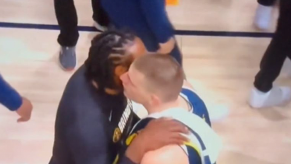 TRI PUTA "PO NAŠKI" Hit pozdrav Džordana i Jokića, pobeda u Denveru se slavi na srpski način (VIDEO)