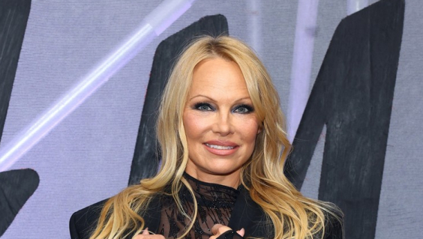 U 6. DECENIJI BLISTA Pamela Anderson zasijala provokativnim stajlingom, a šuška se da će glumiti u ovom našem filmu
