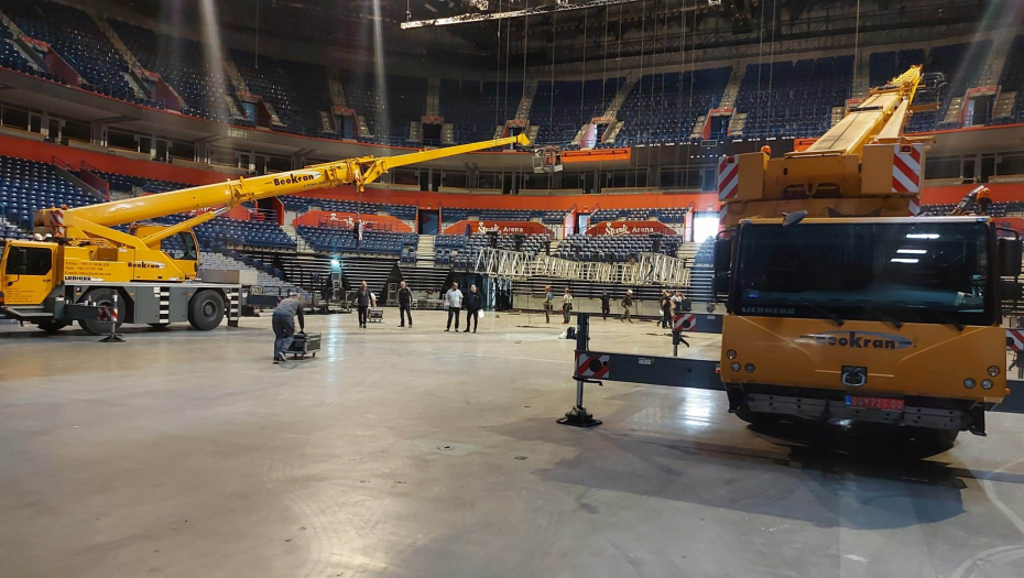 Zavšne pripreme pred spektakl 