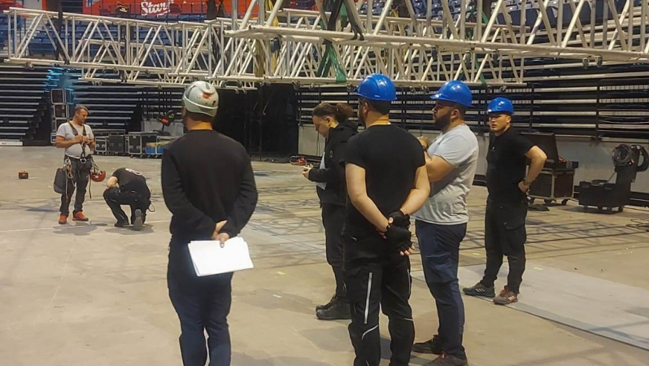 Zavšne pripreme pred spektakl 