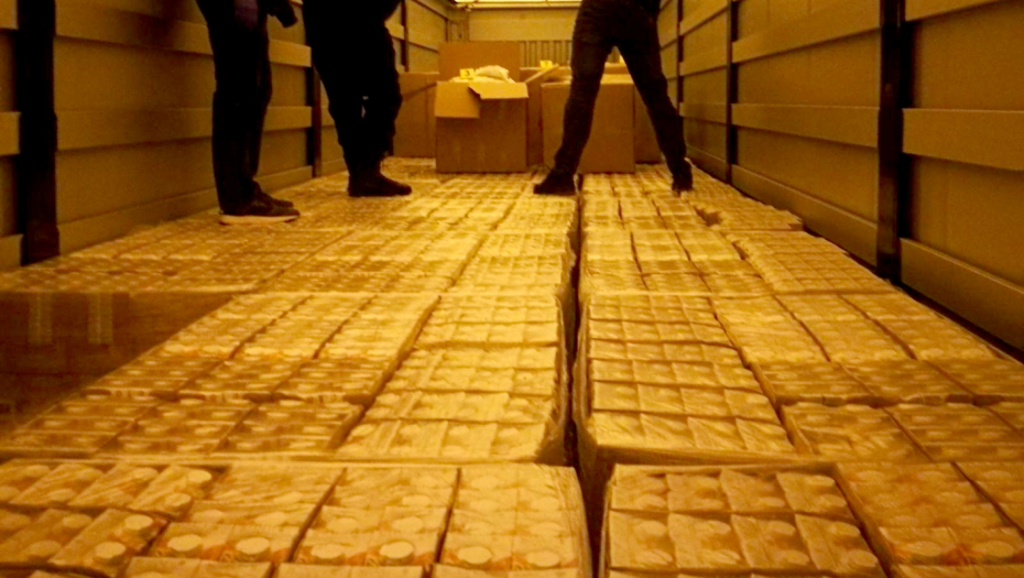 ZLATO U ČARAPAMA, DIJAMANTI U ŠUPLJINAMA I MILIONI EVRA Srpski carinici su sve videli do sad, ali ovo otkriće je zapanjilo i njih (FOTO)