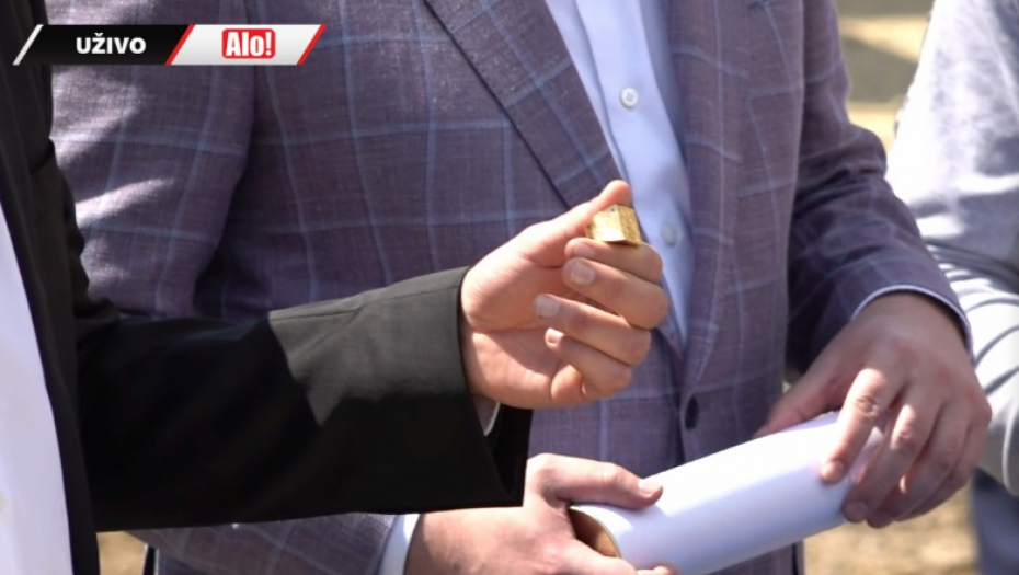 POLOŽENA VREMENSKA KAPSULA Dudin prsten sa Ol-stara za novi početak Radničkog