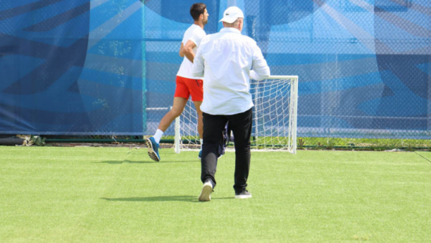 PRVO FUDBAL, PA ONDA TENIS Đoković napravio spektakl pred srpski derbi (FOTO)