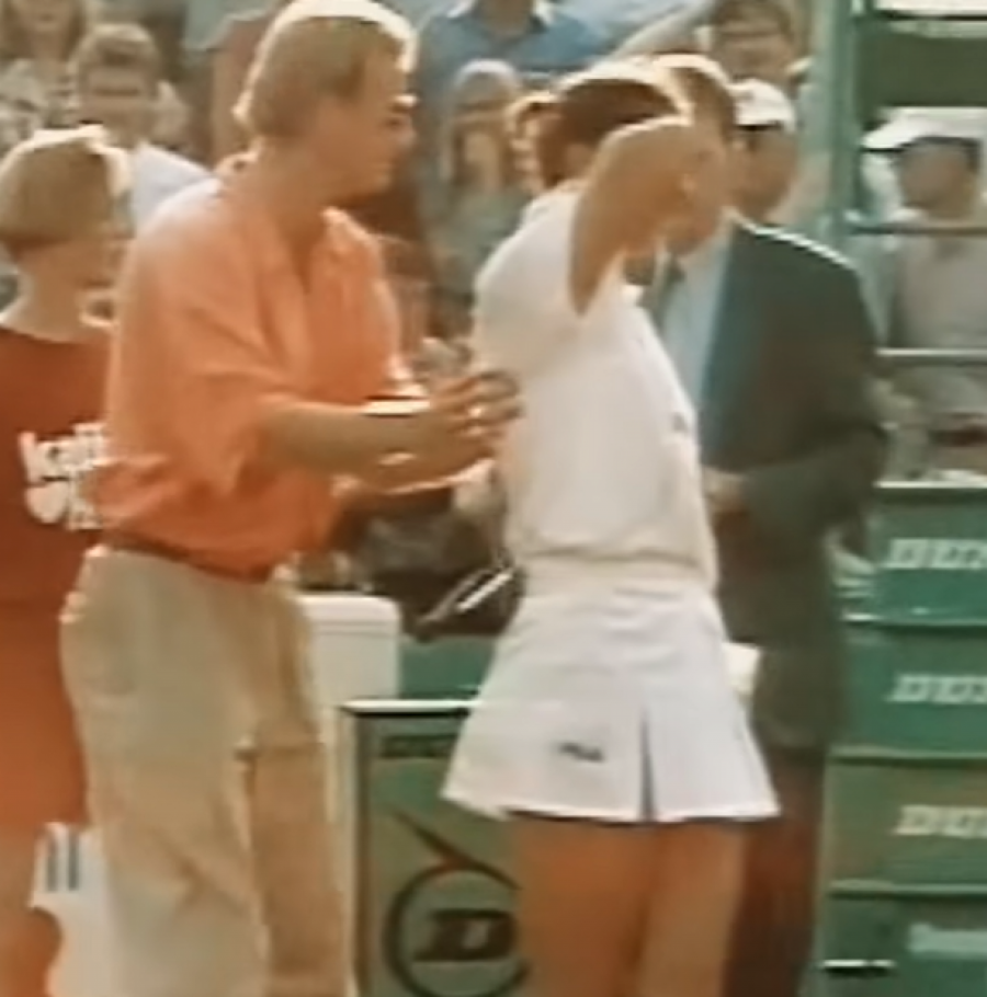 UBO JE SEČIVOM I UNIŠTIO JOJ SPORTSKU KARIJERU Preminuo Nemac koji je Moniki Seleš zabIo nož u leđa!