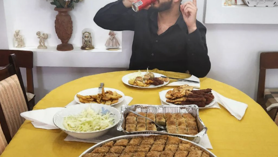 Dejan Dragojević proslavlja Bajram