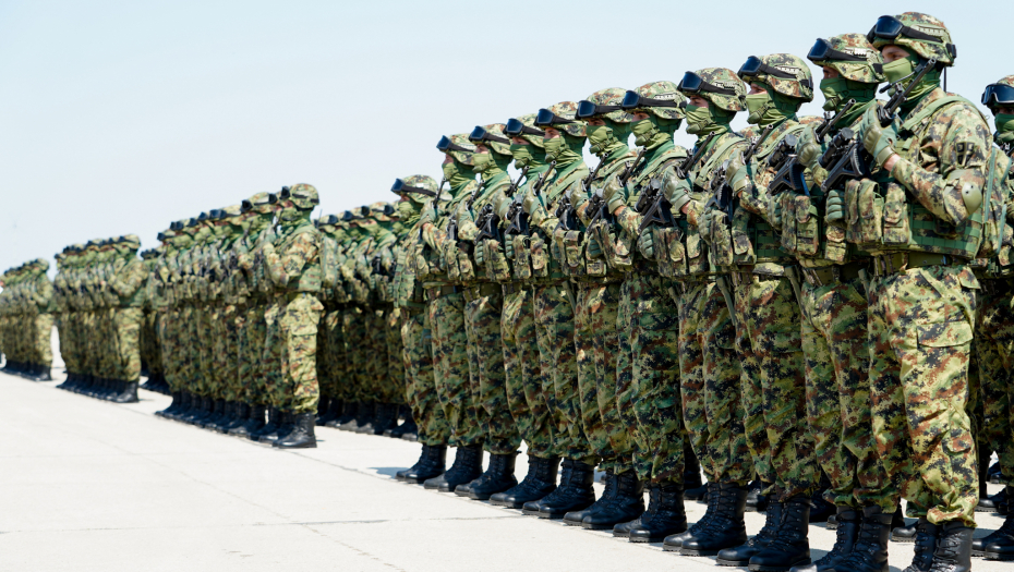 VUČIĆ POSLAO PORUKU VOJSCI SRBIJE "Svesni ste rizika i pretnji, ova godina je važna za srpski narod"
