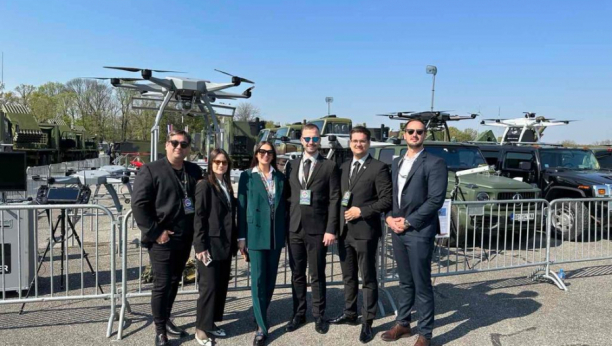 FANTASTIČAN DAN U BATAJNICI I ZA PR-DC: Redovi posetilca ispred domaćih dronova, ostvareni kontakti sa novim inženjerima (FOTO)