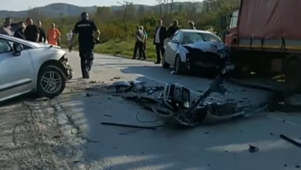 ŽESTOK KARAMBOL U APATINU Povređena dva policajca: Automobil austrijskih tablica se zakucao u službeno vozilo