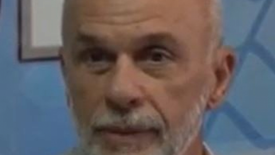 BIZARNA SCENA NA SKUPU DESNIČARA! Vojislav Mihailović pomešao kraljeve, počeli da mu se smeju!