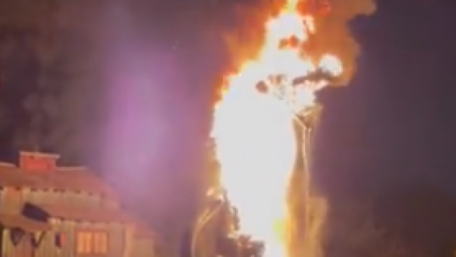 STRAVIČAN POŽAR U RUSIJI! Preko 300 vatrogasaca na terenu!