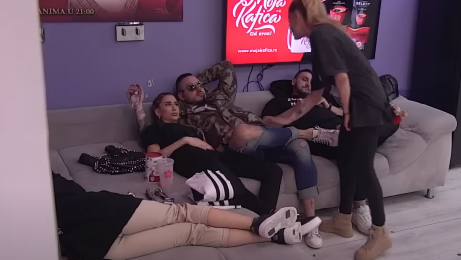 Ana Ćurčić se pravda Filipu Caru