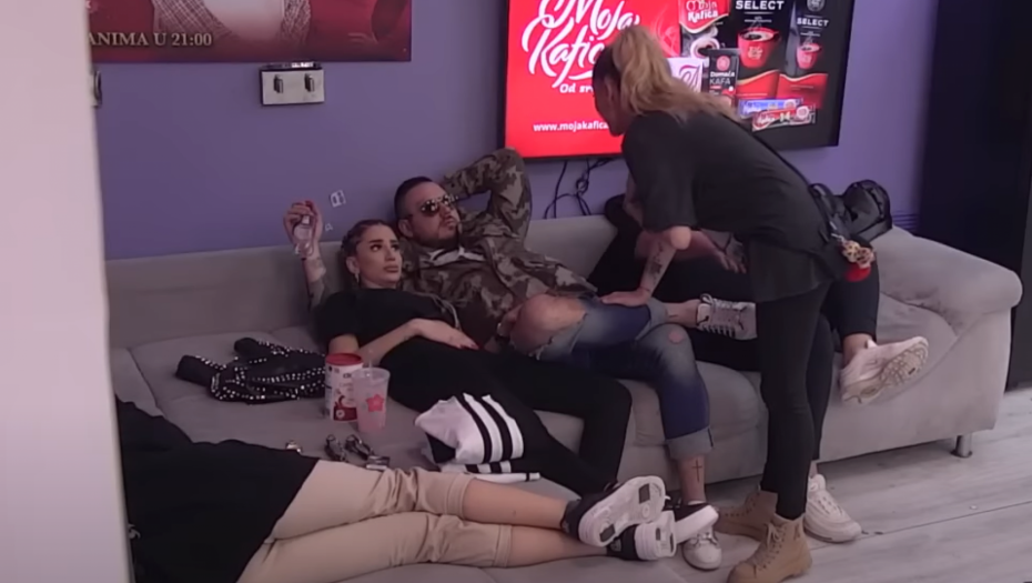 Ana Ćurčić se pravda Filipu Caru