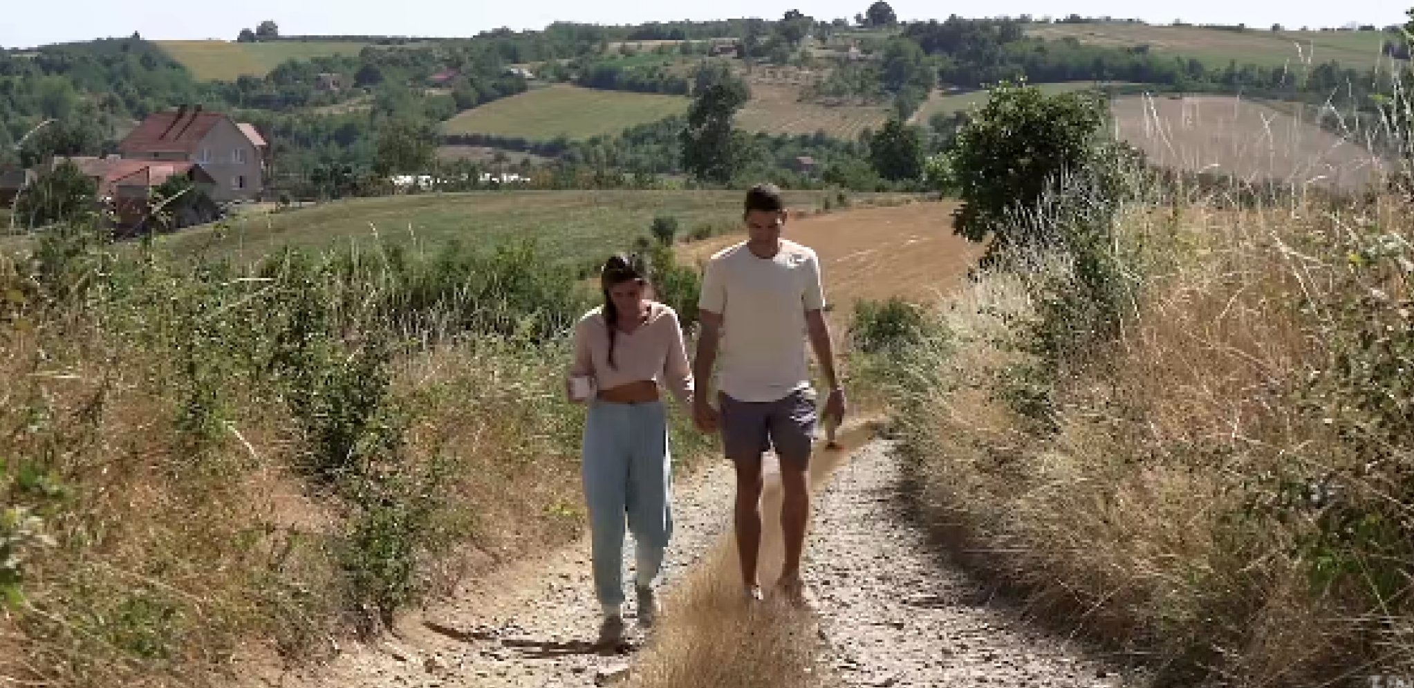 "DA SAM BAR JEDNOM SLAGAO MAJKU" Lukina potresna priča o "rastrzanom životu" između Amerike i Srbije, nateraće vam suze na oči