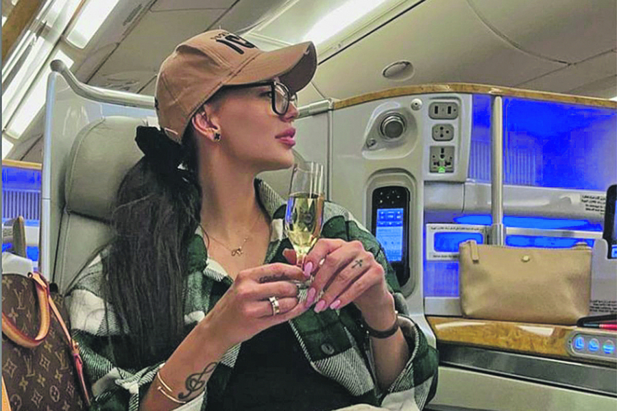 ŠIROKO Grujićeva za avio kartu iskeširala godišnju platu! Od cifre će vas zaboleti glava (FOTO)