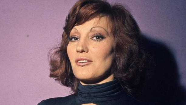 JEZIVO SAZNANJE O POZNATOJ PEVAČICI Nije mogla da izdrži stravične tragedije, a onda je pokušala nešto užasno, istina otkrivena nakon toliko godina