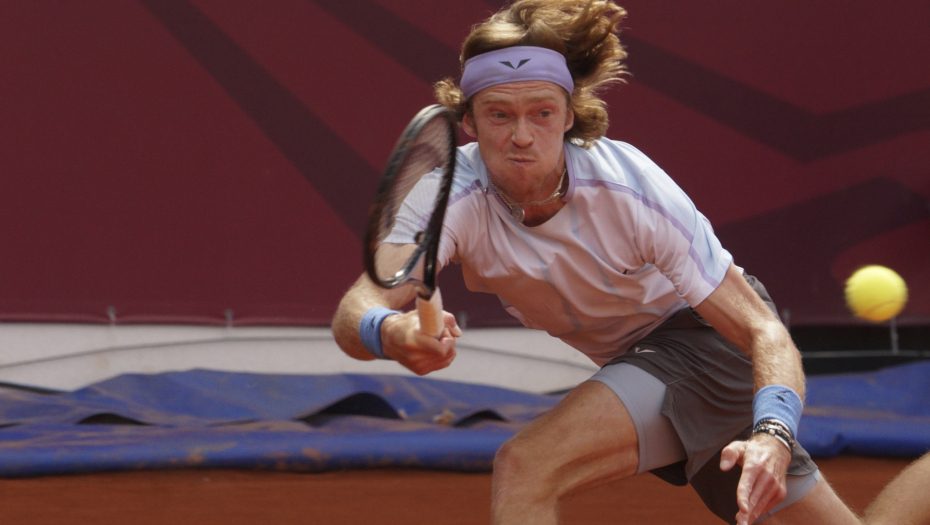 DUPLA SENZACIJA U MADRIDU Rusi prošli katastrofalno: Ispali Medvedev i Rubljov (VIDEO)