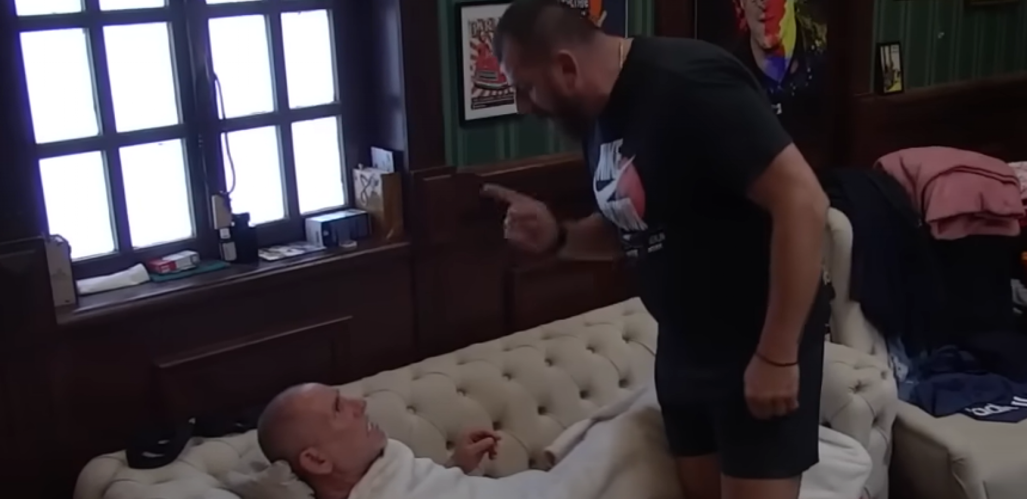 RAT JE TEK POČEO IZMEĐU OVA DVA ZADRUGARA Miljan munjevitom brzinom utrčao u pab, rasanio Miću, pa poručio da tek sledi haos