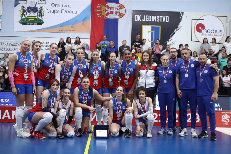 SRUŠILE UB ZA VELIKI TROFEJ Odbojkašice Jedinstva prvi put u istoriji šampionke Srbije