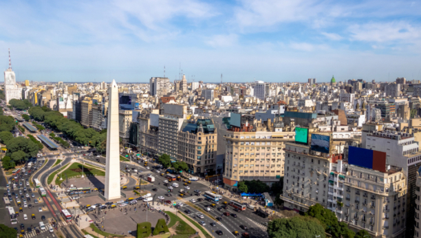 KADA VREDNOST NOVCA JEDNOSTAVNO NESTAJE Inflacija u Argentini ide na 100%, kako ljudi preživljavaju?