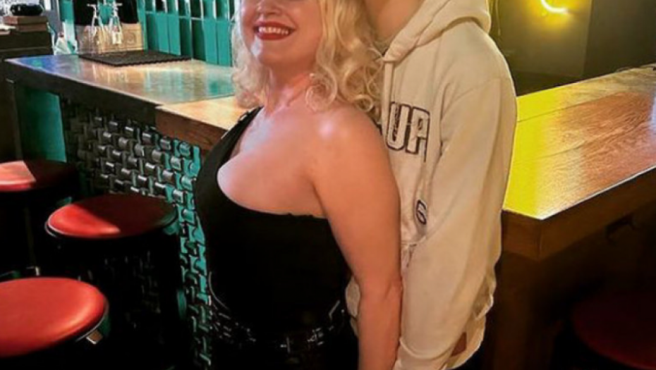 Maja Nikolić i sin Lazar 