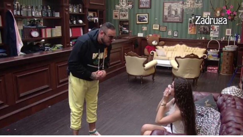 DOŽIVELA NERVNI SLOM! Anđela histeriše, van sebe je zbog Zvezdanovih uvreda, Car joj sasuo istinu u lice