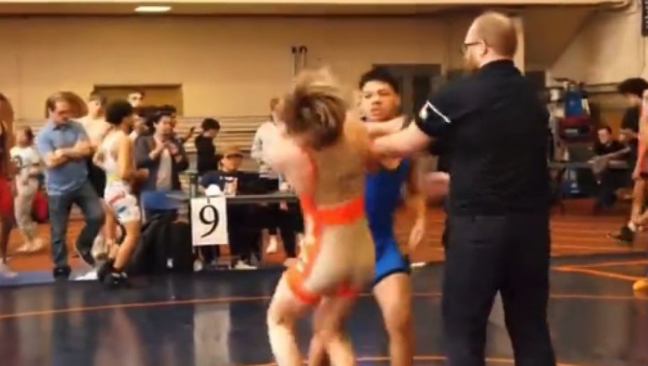 SRAMOTAN POTEZ Mladi nije mogao da podnese poraz, smrskao je nos protivniku (VIDEO)