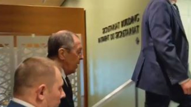 "DOBRA TI JE HALJINA!" Američka novinarka se zaletela na Lavrova, njegov komentar je oborio s nogu! (VIDEO)