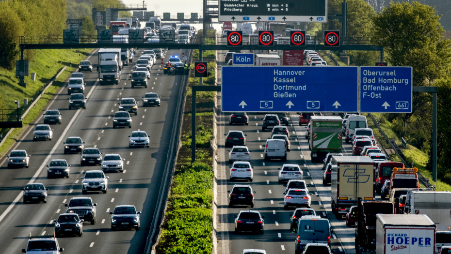 DIREKTAN SUDAR SA POLICIJOM Kada su mu otvorili kombi odmah su ga odveli u zatvor!