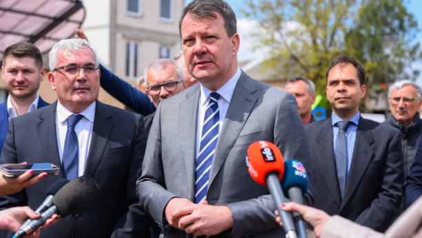 IGOR MIROVIĆ: Pokrajinska vlada obezbediće sredstva za izgradnju nove škole u Mošorinu