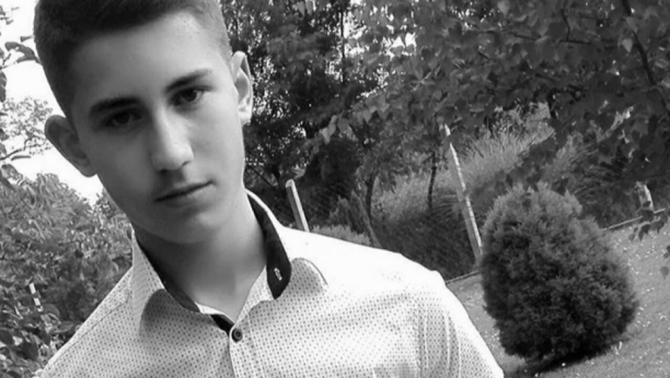 ZAHTEVAJU MAKSIMALNU KAZNU ZA ZLOČINCE Filićeva rodbina i prijatelji i dalje traže pravdu za ubijenog mladića