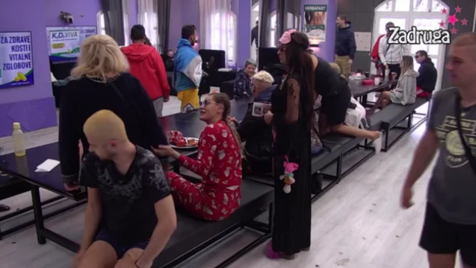 ŠOK PREOKRET! Takmičari mislili da ih kamera ne snima, pa se izlanuli i otkrili tajnu produkcije!