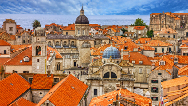 TURISTA UBACIO KARTICU ZA PARKING U AUTOMAT I DOŽIVEO FRAS: Ovo je Dubrovnik, pa izvolte (VIDEO)