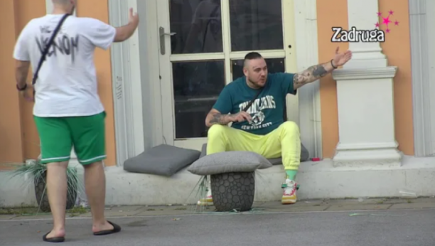 FILIP LOMI SVE PRED SOBOM, DOŽIVEO NERVNI NAPAD ZBOG ALEKSANDRE Ne može da se smiri nakon raskida, želi da izađe iz Zadruge