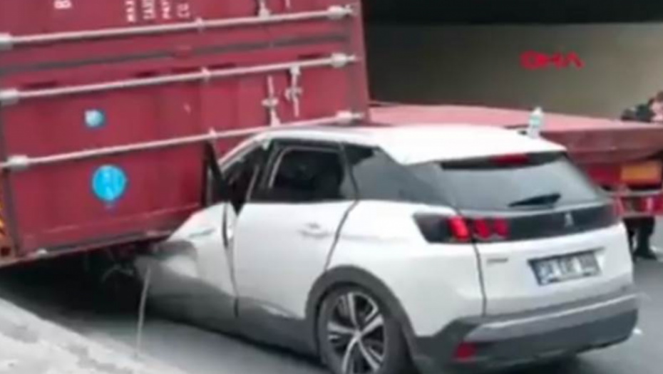 SAIGRAČ VASE MICIĆA ZAVRŠIO U BOLNICI Užasna nesreća centra Efesa, pravo je čudo kako je preživeo (VIDEO)