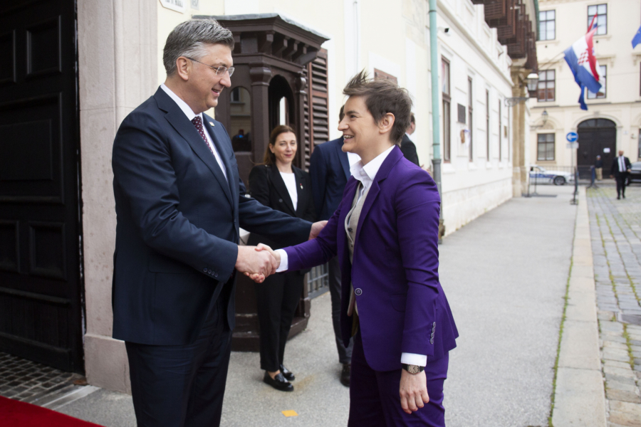 BRNABIĆ SE SASTALA SA PLENKOVIĆEM U ZAGREBU Upisala se u zlatnu knjigu