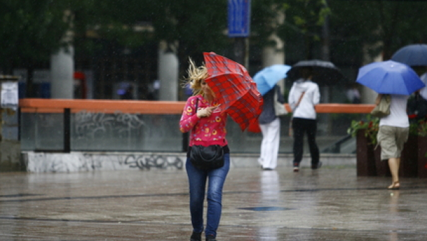 RHMZ UPOZORAVA: I danas će pasti velike količine kiše, ZNA SE GDE ĆE BITI NAJGORE!