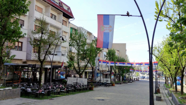Albanci kamenovali srpsku školu u Kosovskoj Kamenici, roditelji u panici