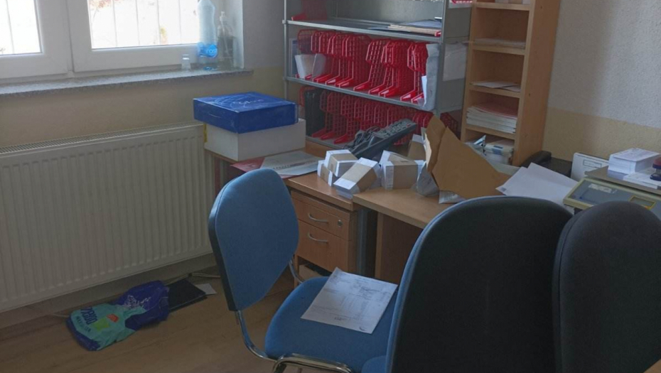 ZASTRAŠIVANJE SRBA NE PRESTAJE Opljačkana pošta i obijen dom kulture u Lapljem Selu